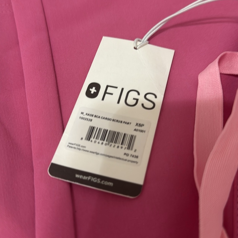 Figs Women's Scrub Set in Hot Pink - Picture 3 of 4